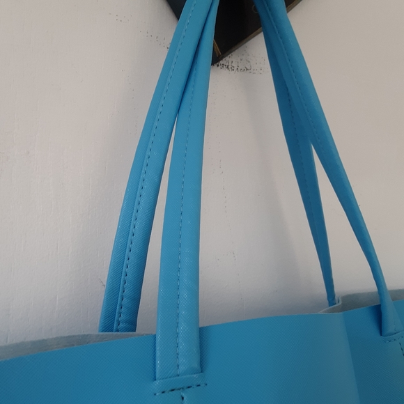 VINCE CAMUTO Tiffany blue large Leather Tote Bag - Picture 4 of 11